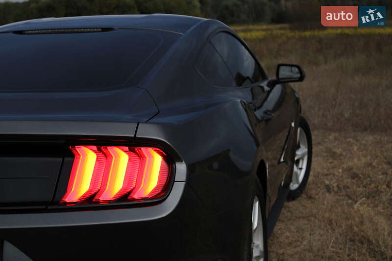Купе Ford Mustang 2018 в Киеве