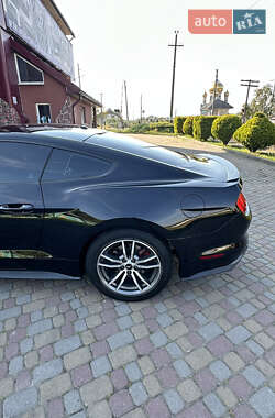 Купе Ford Mustang 2015 в 