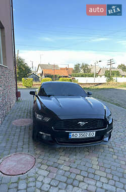 Купе Ford Mustang 2015 в 