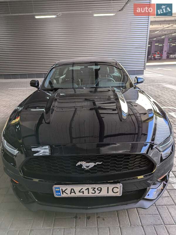 Кабриолет Ford Mustang 2016 в Киеве