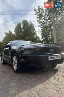 Кабриолет Ford Mustang 2012 в 