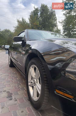 Кабриолет Ford Mustang 2012 в 