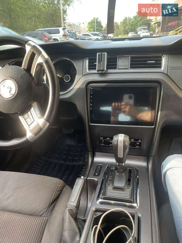 Кабриолет Ford Mustang 2012 в Житомире