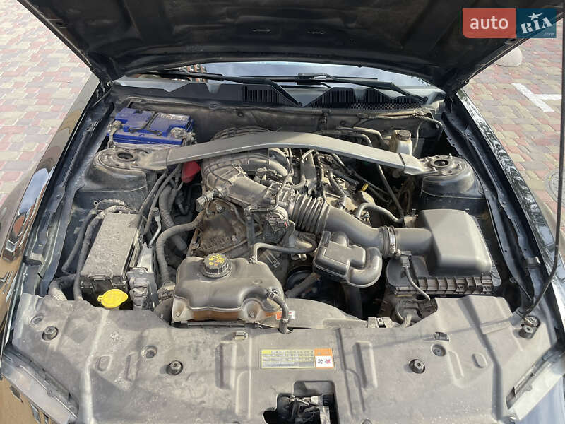 Кабриолет Ford Mustang 2012 в Житомире
