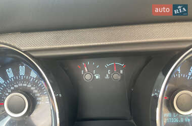 Кабриолет Ford Mustang 2012 в 