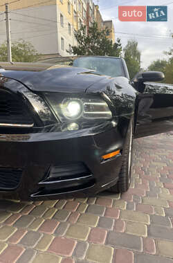 Кабриолет Ford Mustang 2012 в 