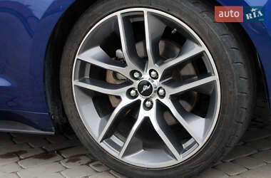 Купе Ford Mustang 2015 в 