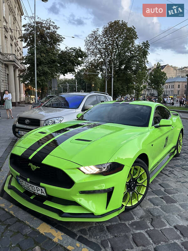 Купе Ford Mustang 2018 в Львове