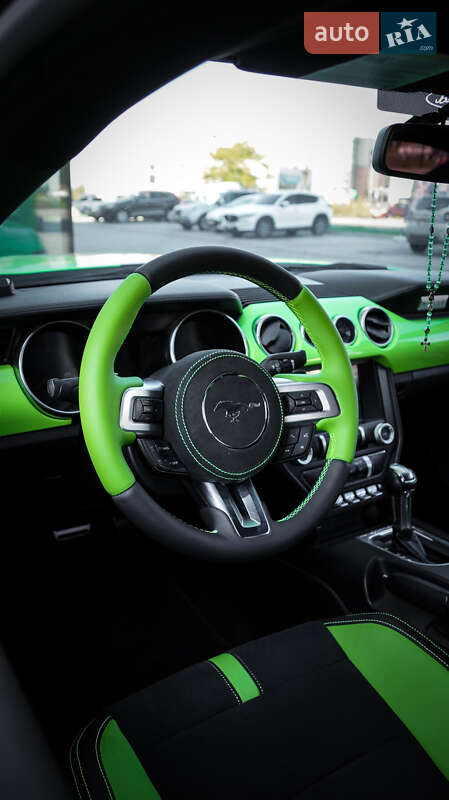 Купе Ford Mustang 2018 в Львове