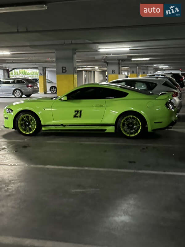 Купе Ford Mustang 2018 в Львове