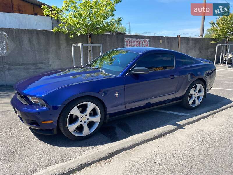 Купе Ford Mustang 2012 в Дніпрі