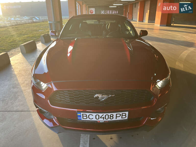 Купе Ford Mustang 2016 в Львове