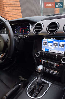 Купе Ford Mustang 2017 в 