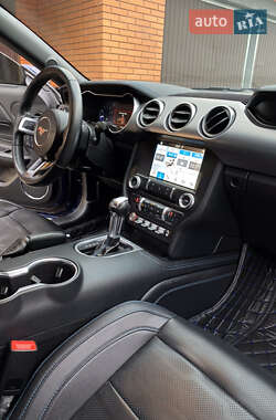 Купе Ford Mustang 2017 в 