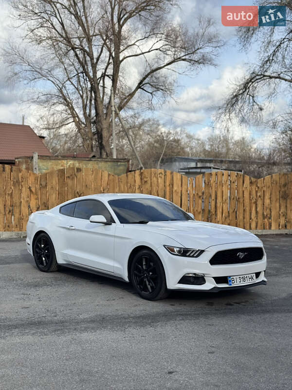 Купе Ford Mustang 2015 в Полтаве