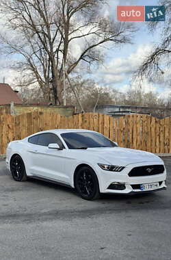 Купе Ford Mustang 2015 в 