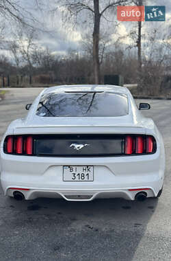 Купе Ford Mustang 2015 в 