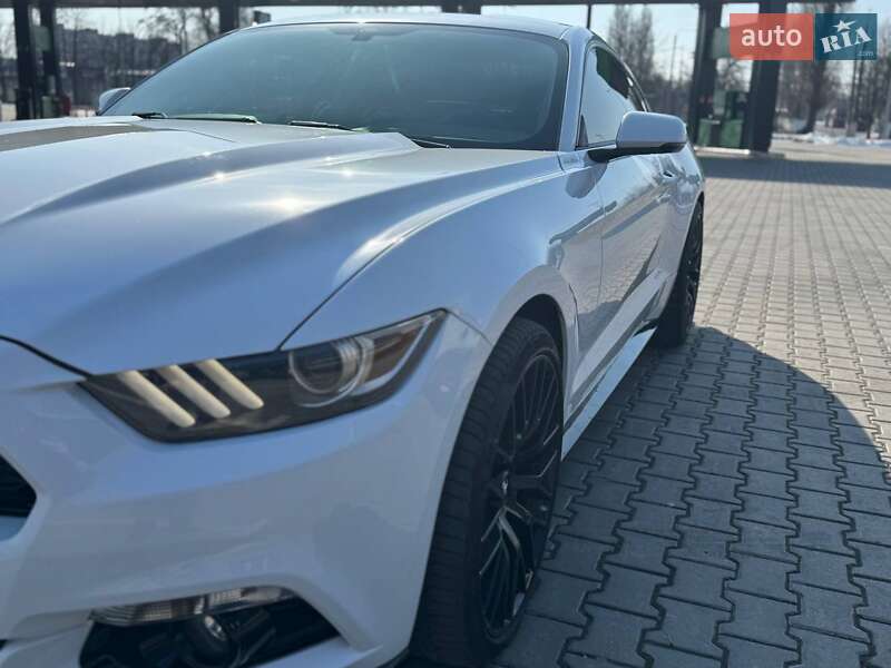 Купе Ford Mustang 2016 в Кременчуге