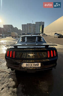 Купе Ford Mustang 2014 в 