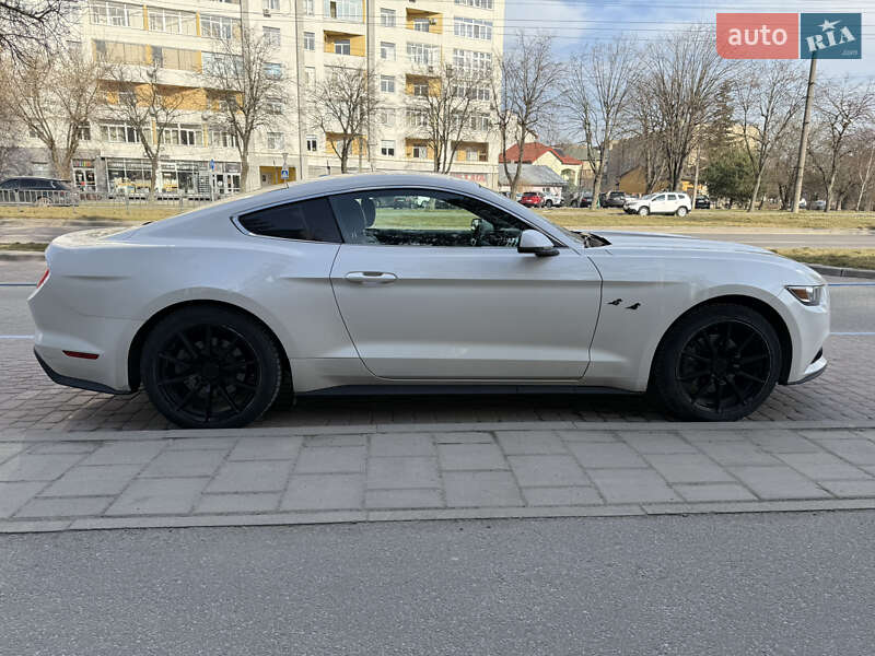 Купе Ford Mustang 2017 в Львове