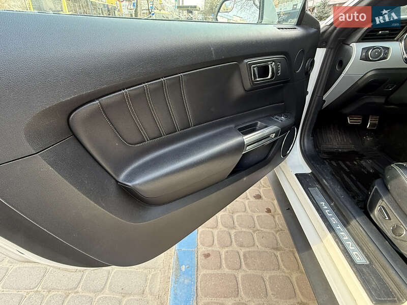 Купе Ford Mustang 2017 в Львове