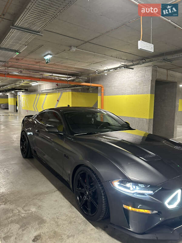 Купе Ford Mustang 2020 в Черновцах