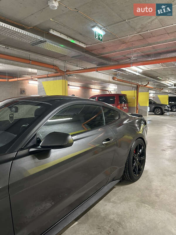Купе Ford Mustang 2020 в Черновцах