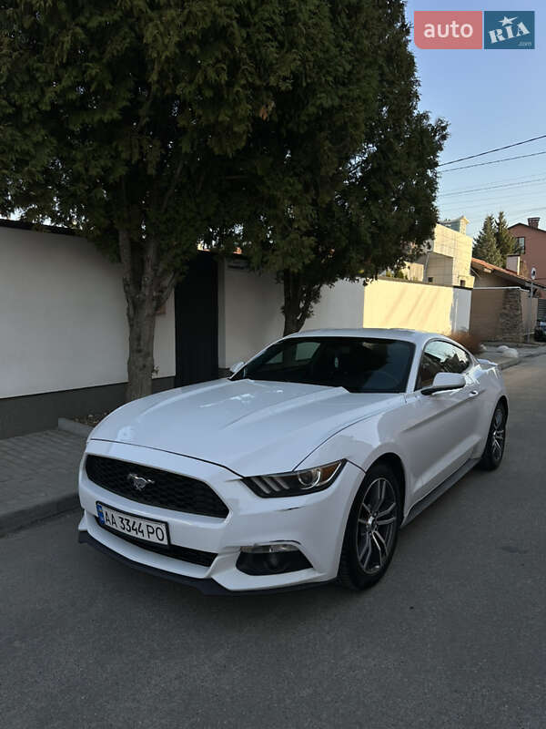 Купе Ford Mustang 2016 в 