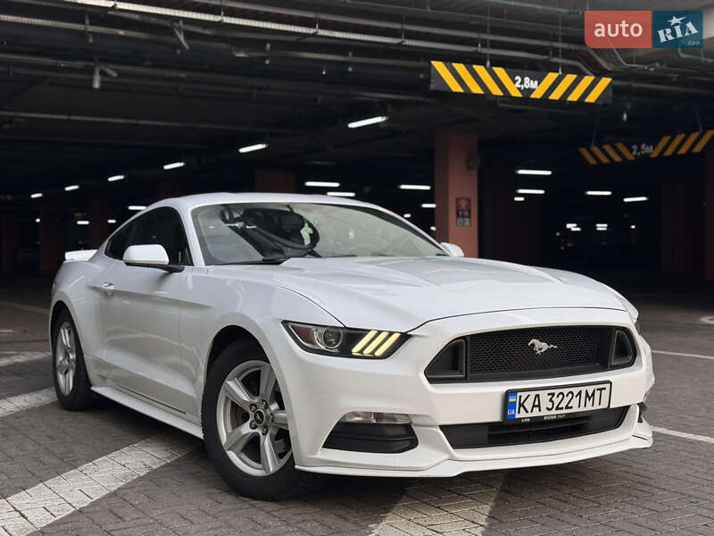 Купе Ford Mustang 2016 в Киеве