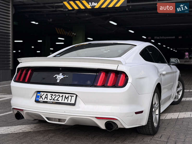 Купе Ford Mustang 2016 в Киеве