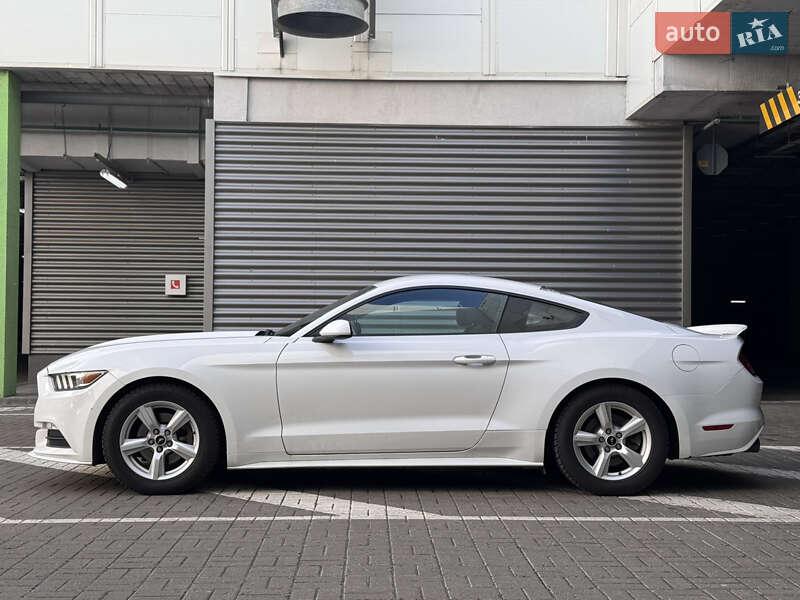 Купе Ford Mustang 2016 в Киеве