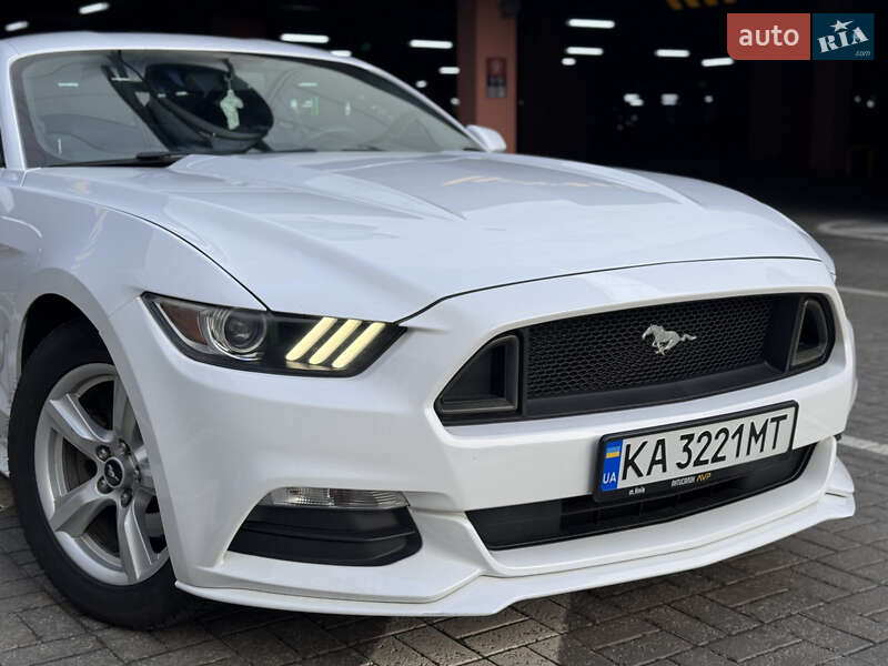 Купе Ford Mustang 2016 в Киеве