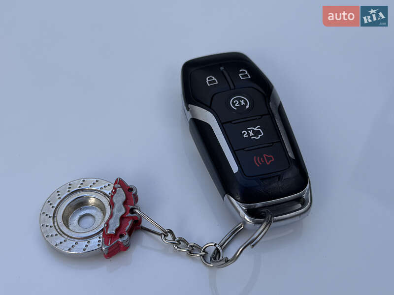 Купе Ford Mustang 2016 в Киеве