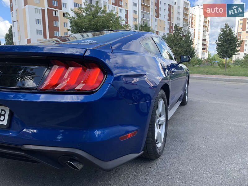 Купе Ford Mustang 2017 в Киеве