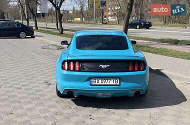 Купе Ford Mustang 2015 в 