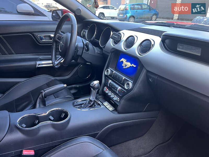 Купе Ford Mustang 2015 в Киеве