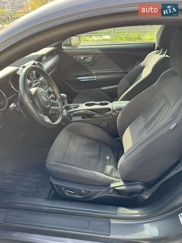 Купе Ford Mustang 2016 в Киеве