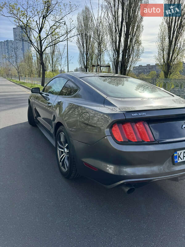 Купе Ford Mustang 2016 в Киеве
