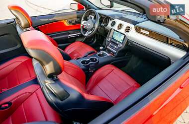 Кабриолет Ford Mustang 2016 в 
