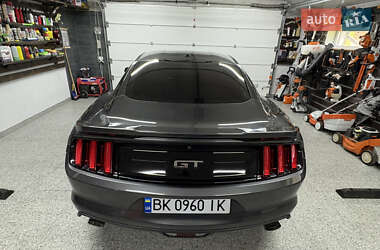 Купе Ford Mustang 2015 в 