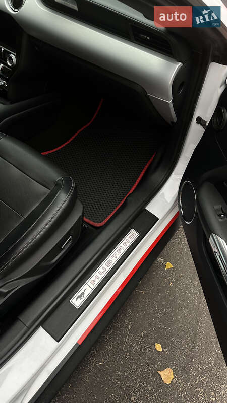 Купе Ford Mustang 2015 в Киеве