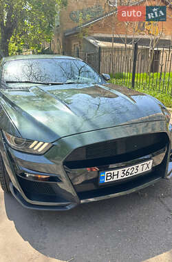 Купе Ford Mustang 2015 в 