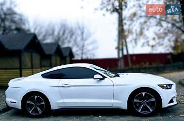 Купе Ford Mustang 2017 в 