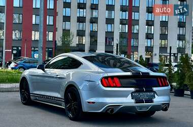 Купе Ford Mustang 2015 в 