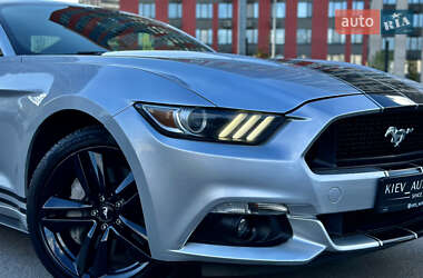 Купе Ford Mustang 2015 в 