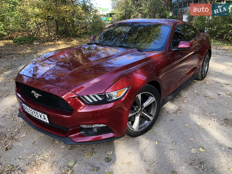 Купе Ford Mustang 2017 в 