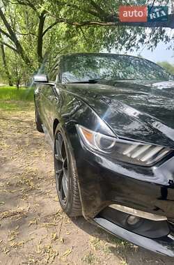 Купе Ford Mustang 2015 в 