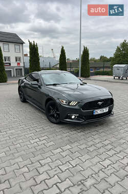 Купе Ford Mustang 2015 в 