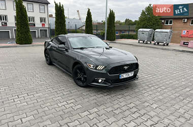Купе Ford Mustang 2015 в 