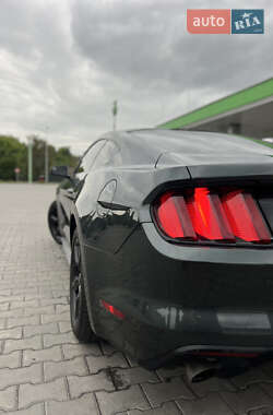 Купе Ford Mustang 2015 в 